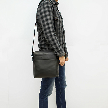 Чёрные кожаные мужские сумки через плечо  - фото 116
