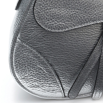 Серебристые кожаные сумки через плечо  - фото 24
