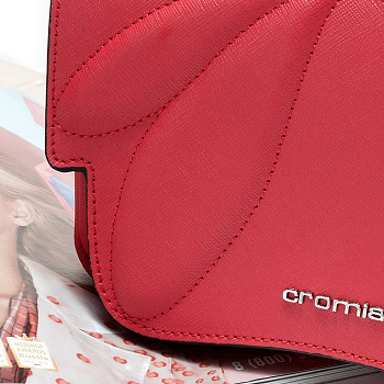 Красные женские сумки через плечо  - фото 38